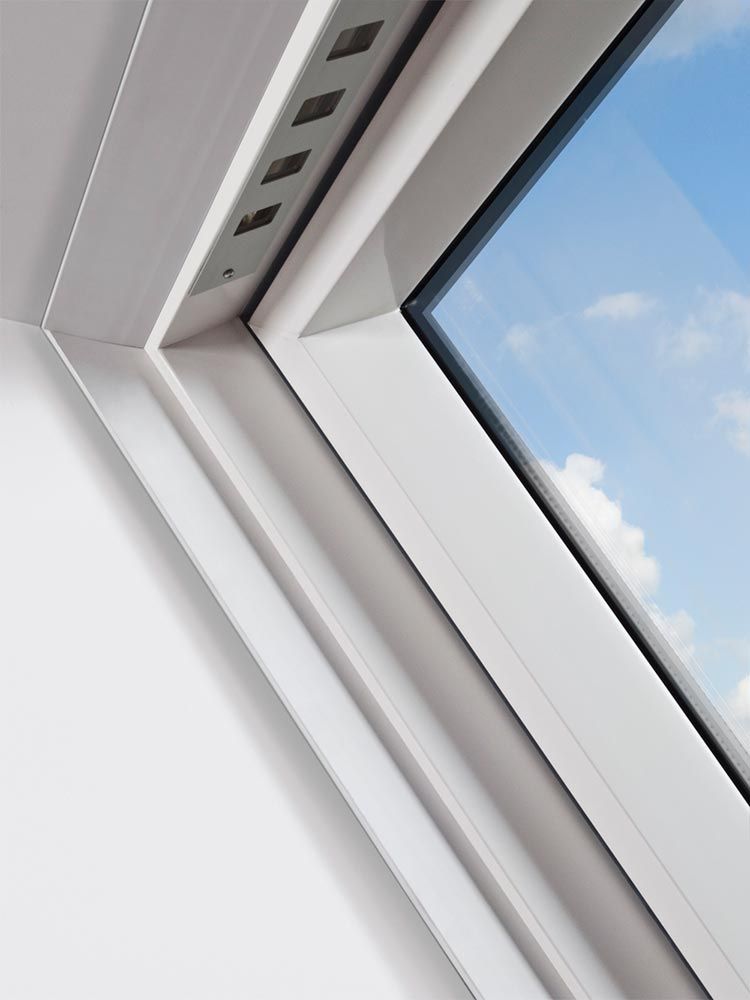 Мансардное окно Fakro PTP-V U3 94x140