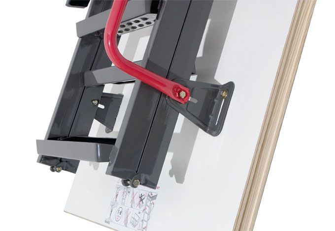 Чердачная лестница Fakro LMK 60x130/3.05