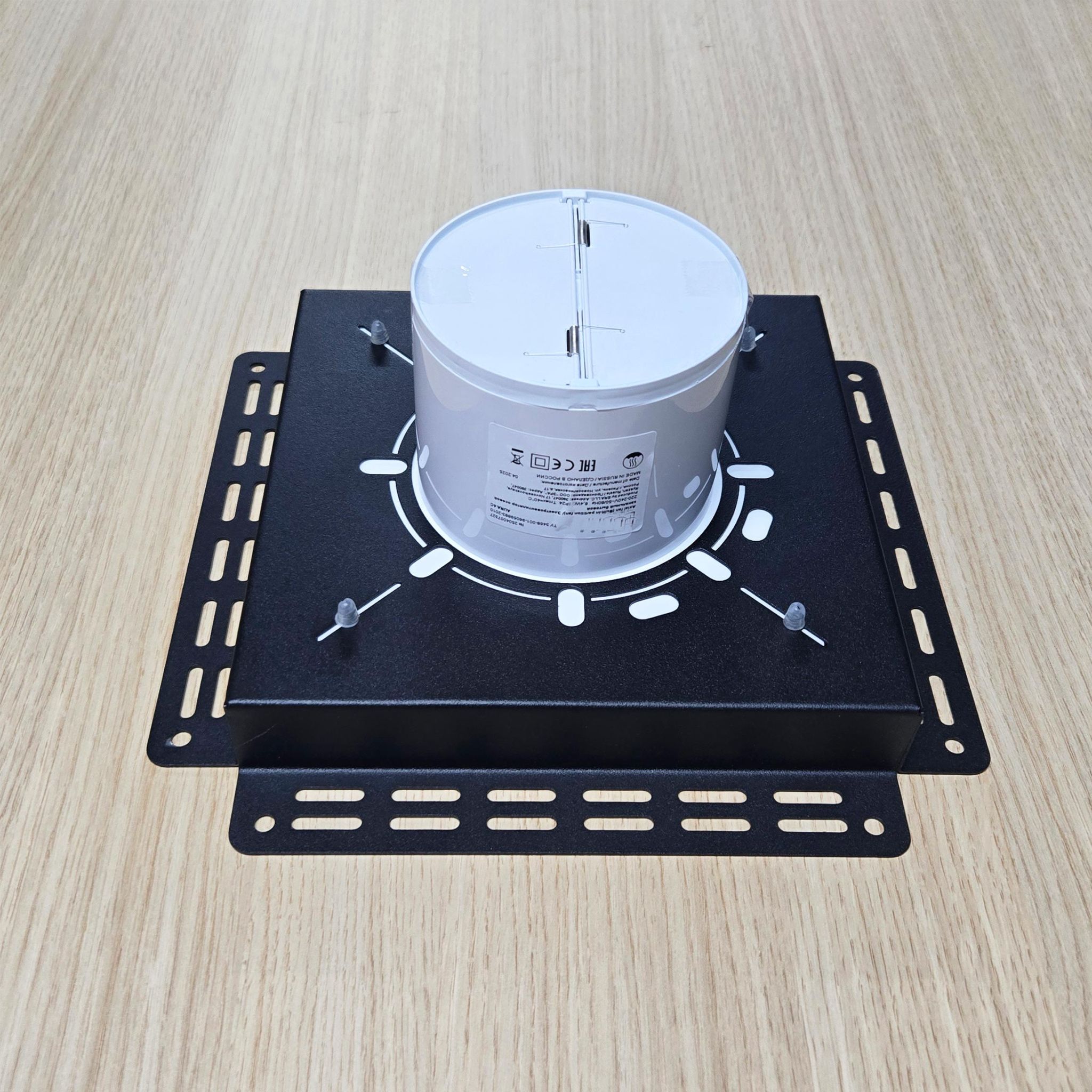 Вентиляционная решетка VRB 200x200 Tile / SLIM 4CMR с таймером (черная)