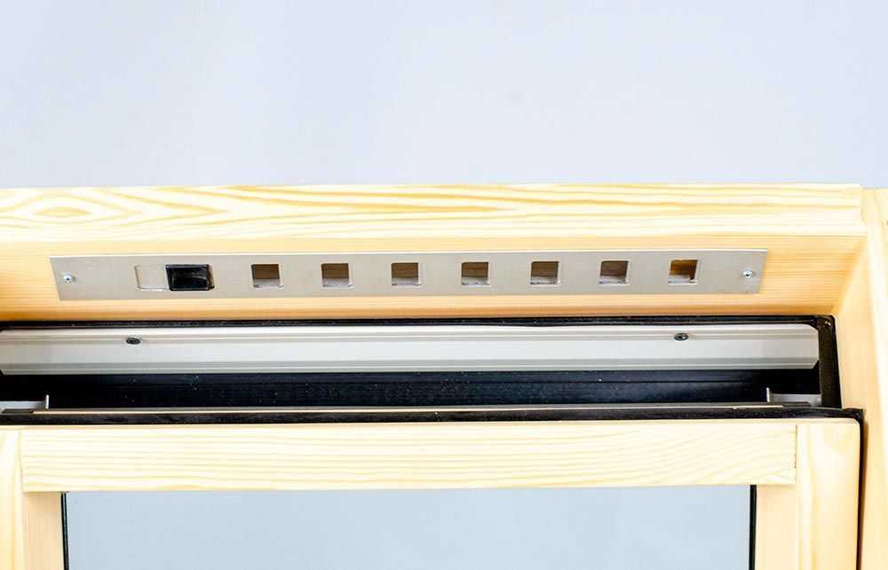 Мансардное окно Fakro FTP-V (CH) top-hung 55x98