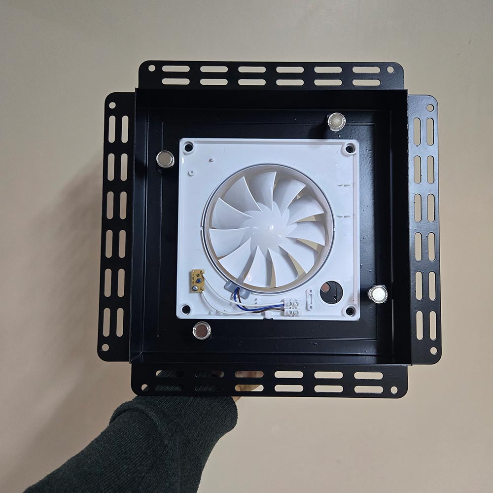 Решетка Вентайл Керамо-УВМ 240x240 под плитку с маяком, D125