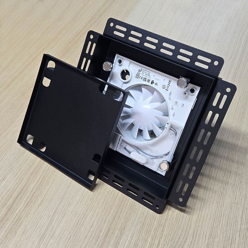 Вентиляционная решетка VRB 200x200 Tile / SILENT 100CZ (черная)