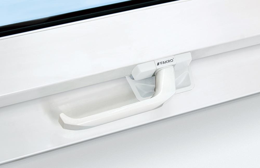 Мансардное окно Fakro PTP-V U3 55x78