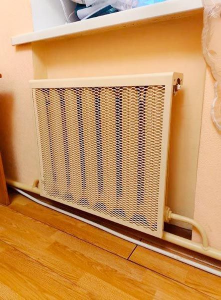 Экран на радиатор металлический, 390x610x140 мм, 4 секции (коричневый)