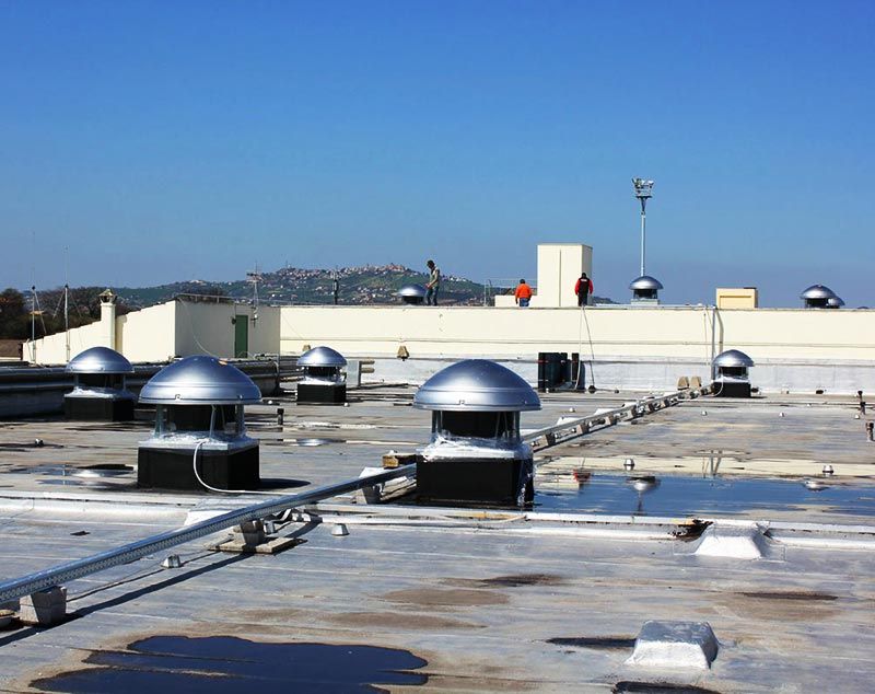 крышные вентиляторы на плоской кровле 